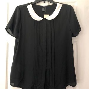 🖤NWT F21 Top with Peter Pan Collar, Large🖤